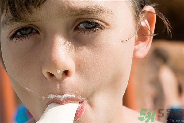運動后能吃冰淇淋嗎？晚上運動后吃冰淇淋會胖嗎？