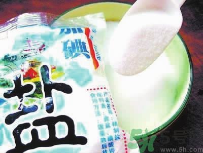 新衣服要不要洗了再穿？新衣服不洗可以穿嗎？