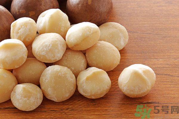 吃堅(jiān)果有什么好處？吃堅(jiān)果要注意什么？
