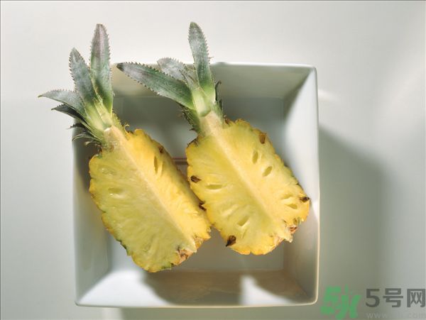 菠蘿可以和桃子一起吃嗎？菠蘿和桃子一起吃可以嗎？