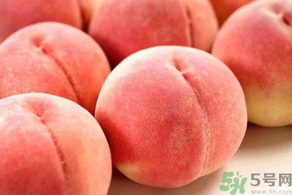 菠蘿可以和桃子一起吃嗎？菠蘿和桃子一起吃可以嗎？
