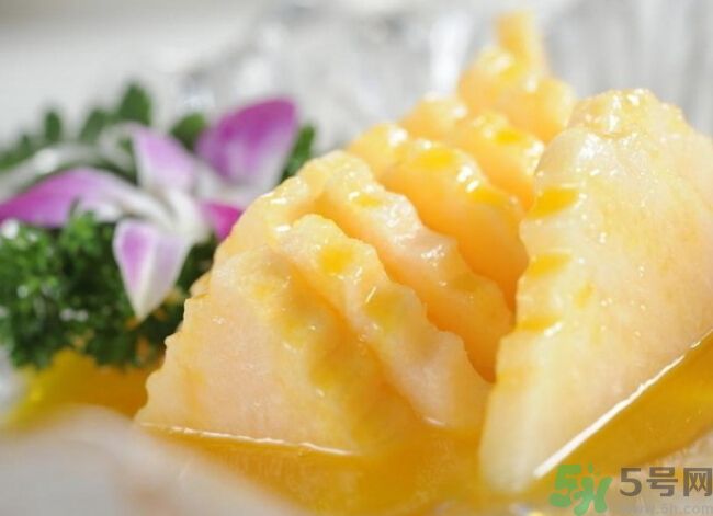 菠蘿里面發(fā)黑是為什么？發(fā)黑的菠蘿能吃嗎？