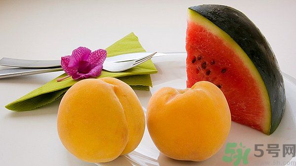 咳嗽能吃桃子嗎？咳嗽吃桃子好嗎？
