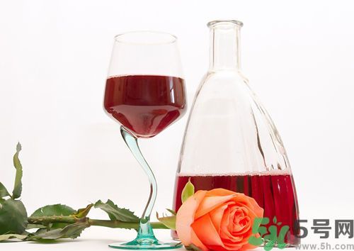 喝紅酒可以美容嗎？喝紅酒有什么好處？
