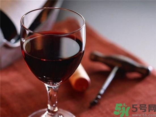 喝紅酒可以美容嗎？喝紅酒有什么好處？