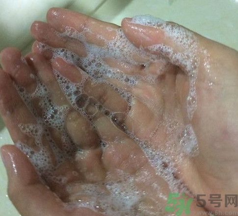 一人一方龍腦祛痘凈顏洗面奶怎么樣？好用嗎？