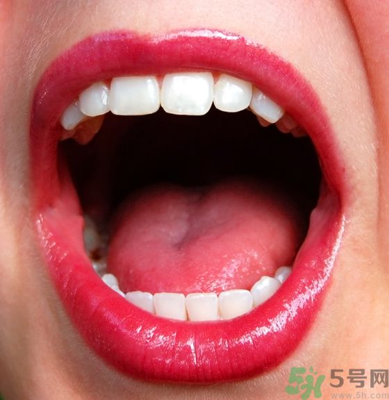 嘴里有潰瘍?cè)趺崔k？口腔潰瘍吃什么好？