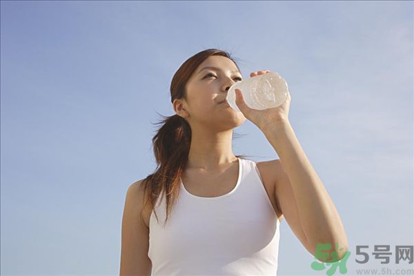邊跑步邊喝豆?jié){可以嗎？跑步的時(shí)候喝豆?jié){好嗎？