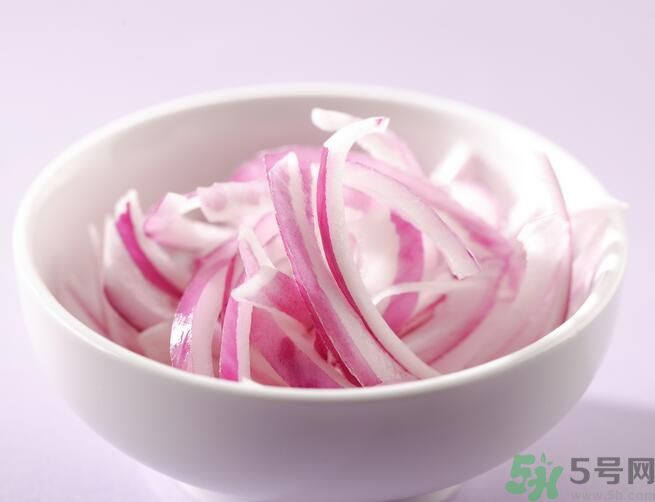 洋蔥可以生吃嗎？洋蔥生吃有什么好處？