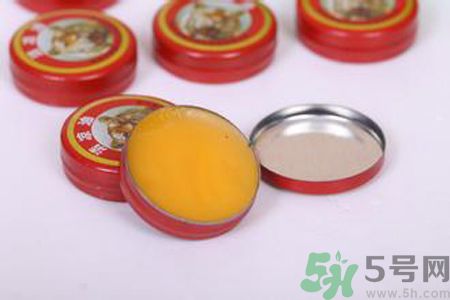 清涼油弄到眼睛里有什么危害？清涼油弄到眼睛里怎么辦？