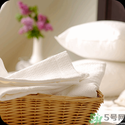 衣服上沾到油漬怎么洗干凈？衣服上有油漬要怎么辦？