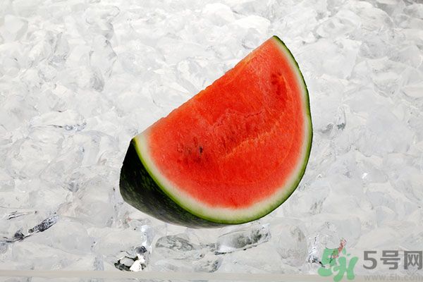 西瓜放冰箱可以放幾天？西瓜放冰箱隔夜能吃嗎？