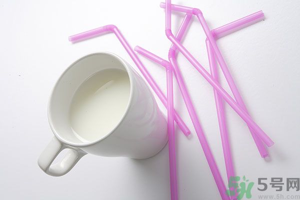 夏天運動后吃西瓜好嗎？夏天運動后喝什么解暑？