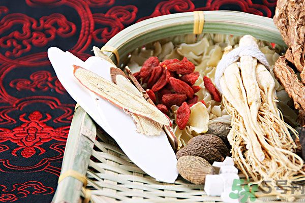 夏天吃茯苓好嗎？夏天吃茯苓有什么好處？