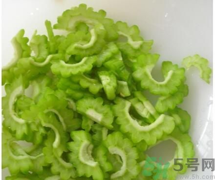 苦瓜和皮蛋一起吃能降火嗎？苦瓜能和皮蛋一起吃嗎？