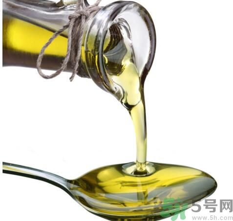 橄欖油夏天要放冰箱嗎？橄欖油可以放冰箱嗎？