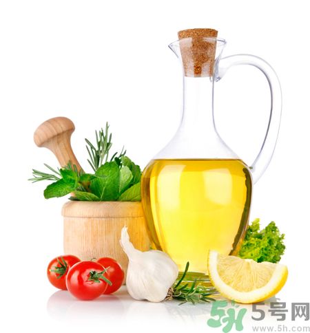 夏天吃橄欖油好還是調(diào)和油好？夏天吃橄欖油好嗎？
