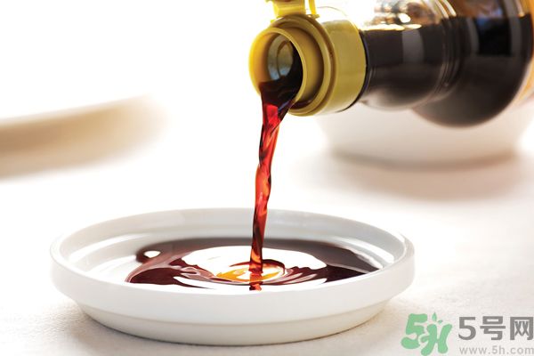 夏天醬油要不要放冰箱？醬油可不可以放冰箱？