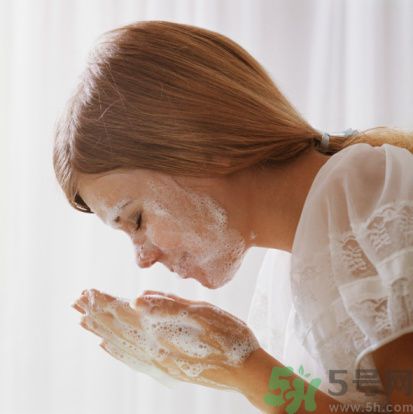 海鈺珍珠海藻柔膚水怎么樣？海鈺珍珠海藻柔膚水好用嗎？