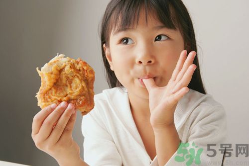 兒童減肥吃什么好？?jī)和允裁纯梢詼p肥？
