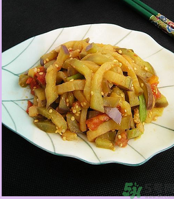 炒茄子發(fā)黑怎么辦？炒茄子怎么才能不發(fā)黑？