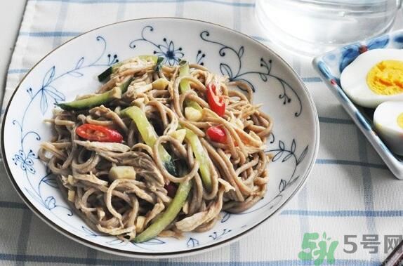 蕎麥怎么做成面條？蕎麥面條怎么做好吃？