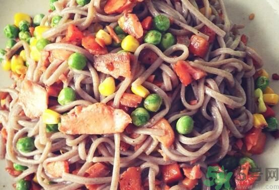 蕎麥怎么做成面條？蕎麥面條怎么做好吃？