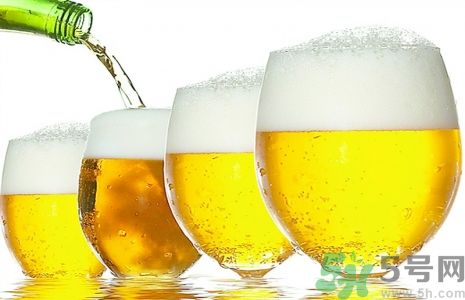 過期啤酒能喝嗎？過期啤酒喝了會怎么樣？