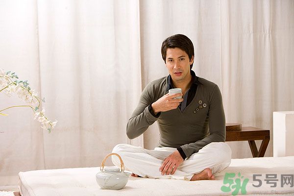 吃楊梅時可以喝茶嗎？吃楊梅時喝茶有什么壞處？