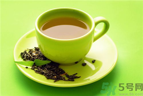 吃楊梅能喝茶嗎？吃楊梅的時候可以喝茶嗎？