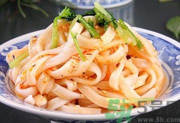 吃涼皮可以喝酸奶嗎？吃涼皮喝酸奶好不好？