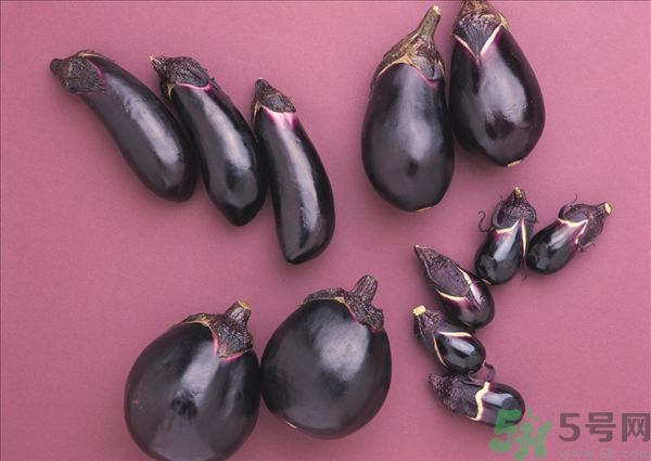 茄子里面發(fā)棕色能吃嗎？茄子里面有褐色能吃嗎？