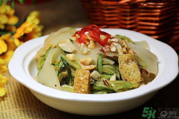 吃消炎藥還能吃涼皮涼面嗎？吃消炎藥吃涼皮會怎么樣？