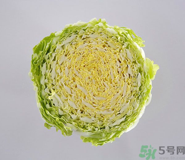 包菜外面爛了還能吃嗎？包菜里面有花可以吃嗎？