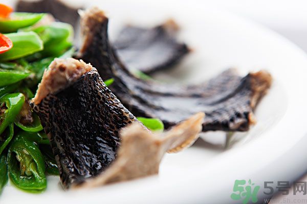 夏天吃蛇肉可以清火嗎？夏天吃蛇肉可以降火嗎？