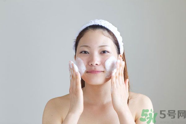 洗臉用什么醋最好？洗臉用白醋好還是米醋好？