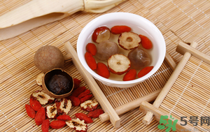 山楂枸杞一起泡水喝好嗎？山楂枸杞一起泡水喝有什么好處？
