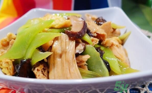 萵筍可以和香菇一起炒嗎？萵筍和香菇一起吃好嗎？