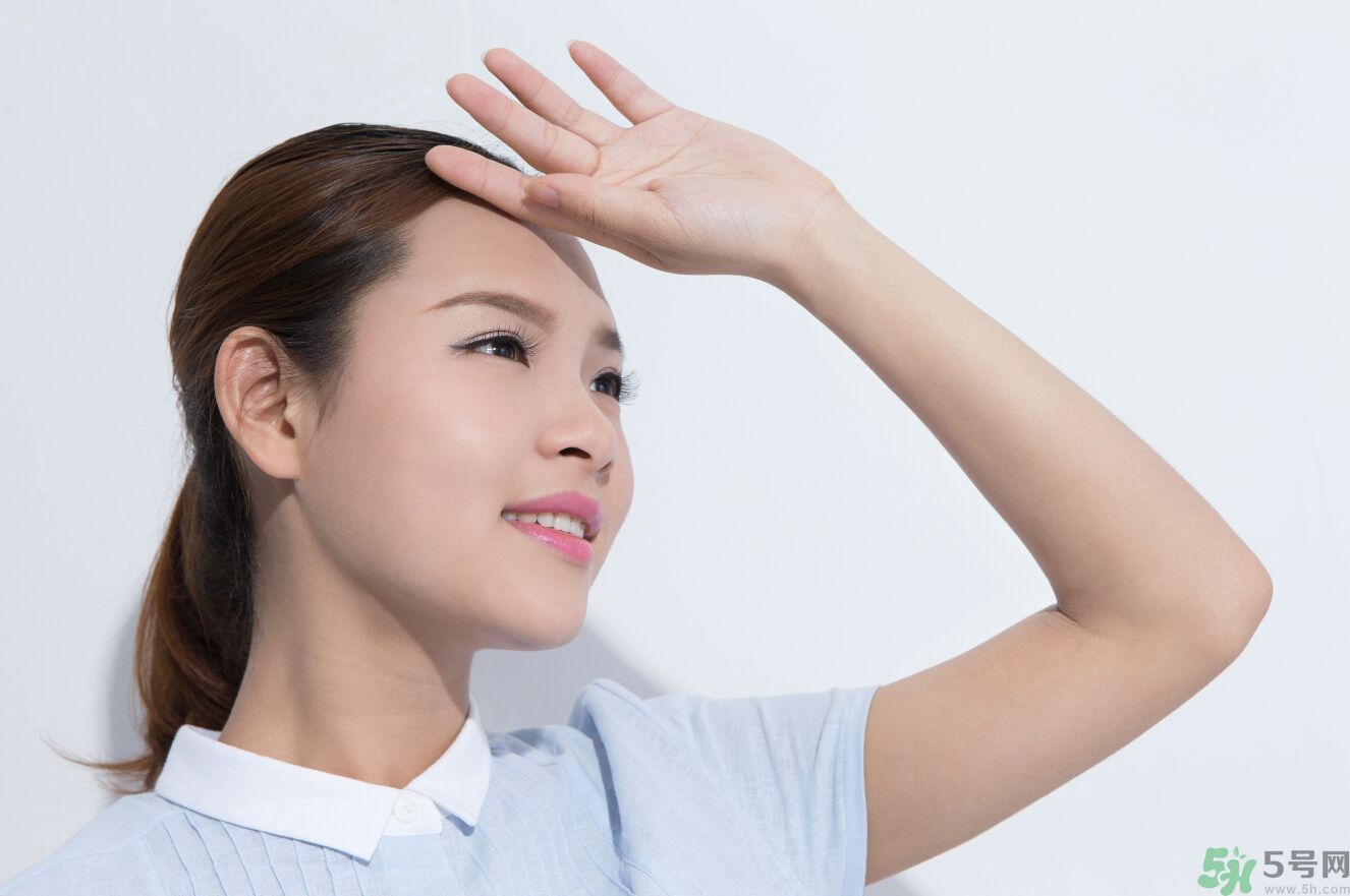 胳膊曬黑了多久能恢復(fù)？胳膊曬黑了怎么白回來？