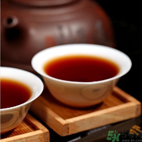 普洱茶生茶好還是熟茶好？普洱茶的功效與作用？