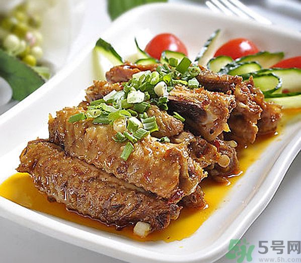 豆瓣醬的做法？豆瓣醬和黃豆醬的區(qū)別？
