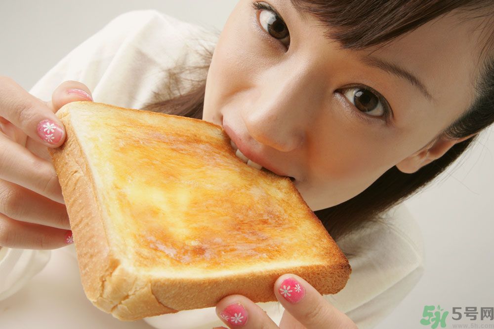 青春期女生吃很多是怎么回事？青春期女生很能吃怎么辦？