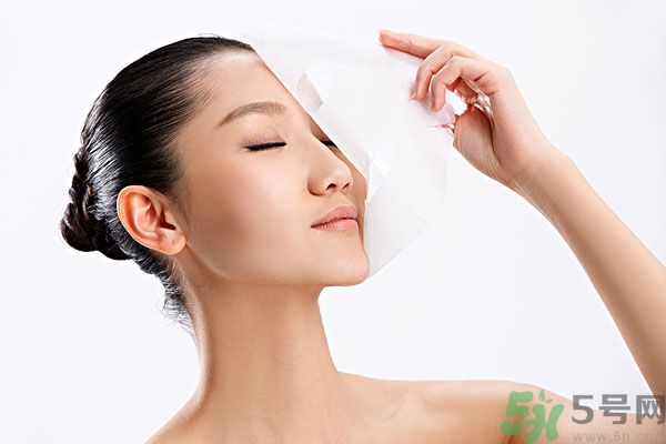 洗澡的時(shí)候可以敷面膜嗎？敷面膜和洗澡的順序