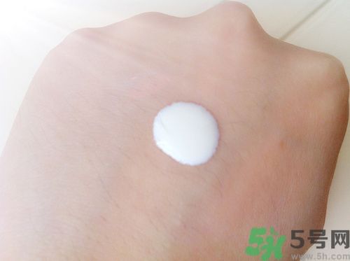 蘇菲娜sofina防曬霜哪款好用？sofina防曬白蕾絲藍(lán)蕾絲區(qū)別