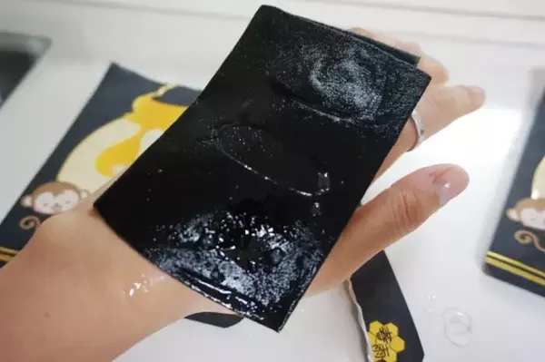 春雨黑盧卡面膜臉正在過敏可以用嗎？臉上過敏能用春雨黑盧卡面膜嗎