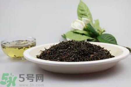 茉莉花茶可以和玫瑰花茶一起喝嗎？茉莉花茶和玫瑰花茶一起泡著喝好嗎？