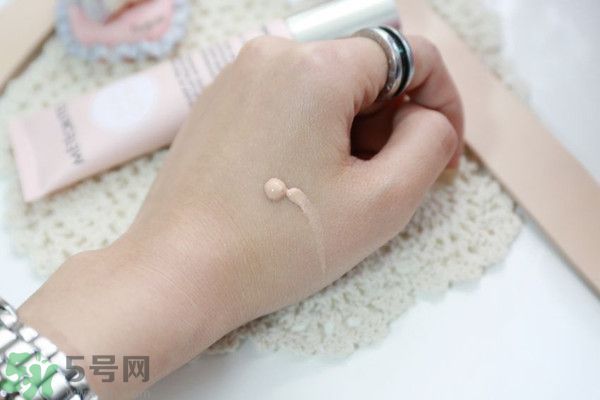 法國嬌蘭幻彩流星亮肌乳怎么使用？法國嬌蘭幻彩流星亮肌乳使用心得