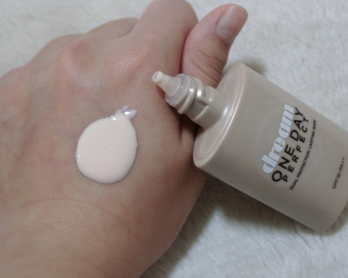 美寶蓮夢(mèng)幻奇跡控油透潤(rùn)持妝乳怎么樣？好用嗎？