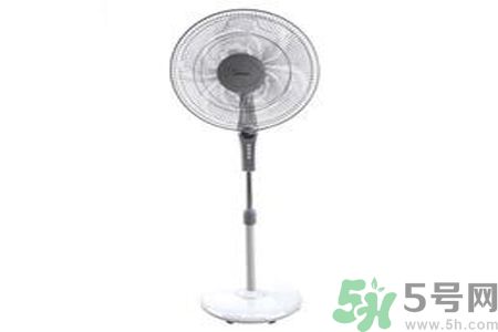 怎樣清洗小型電風(fēng)扇？清洗小型電風(fēng)扇的方法