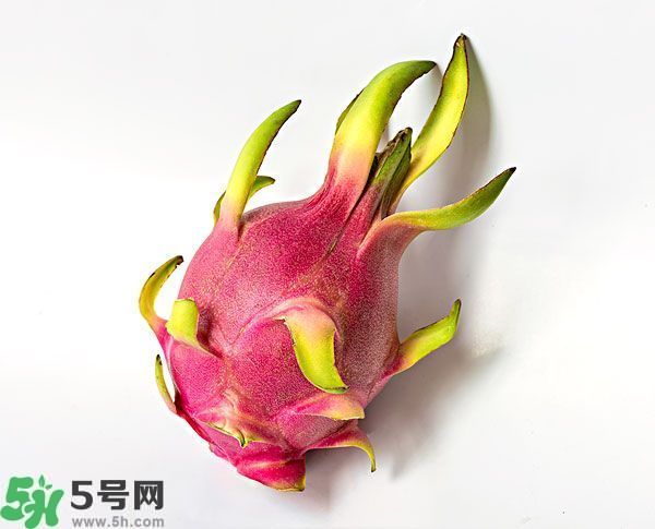 火龍果外面發(fā)霉了里面還能吃么？火龍果外皮爛了還能吃嗎？